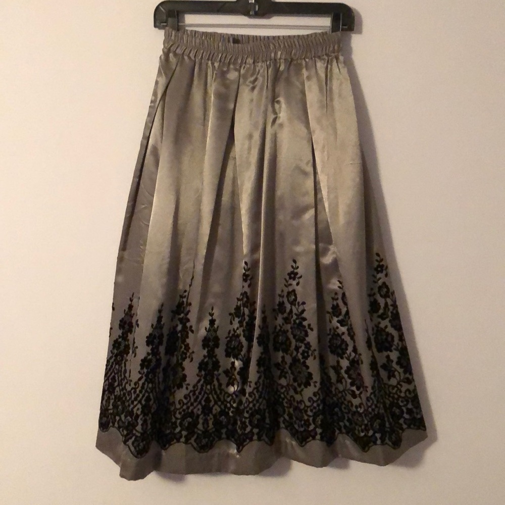 Avenue Size 28 Silver Party Skirt
